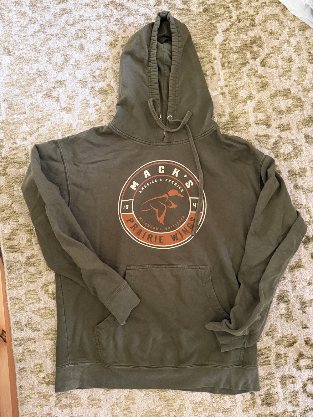 Macks Prairie Wings Hoodie size Large
